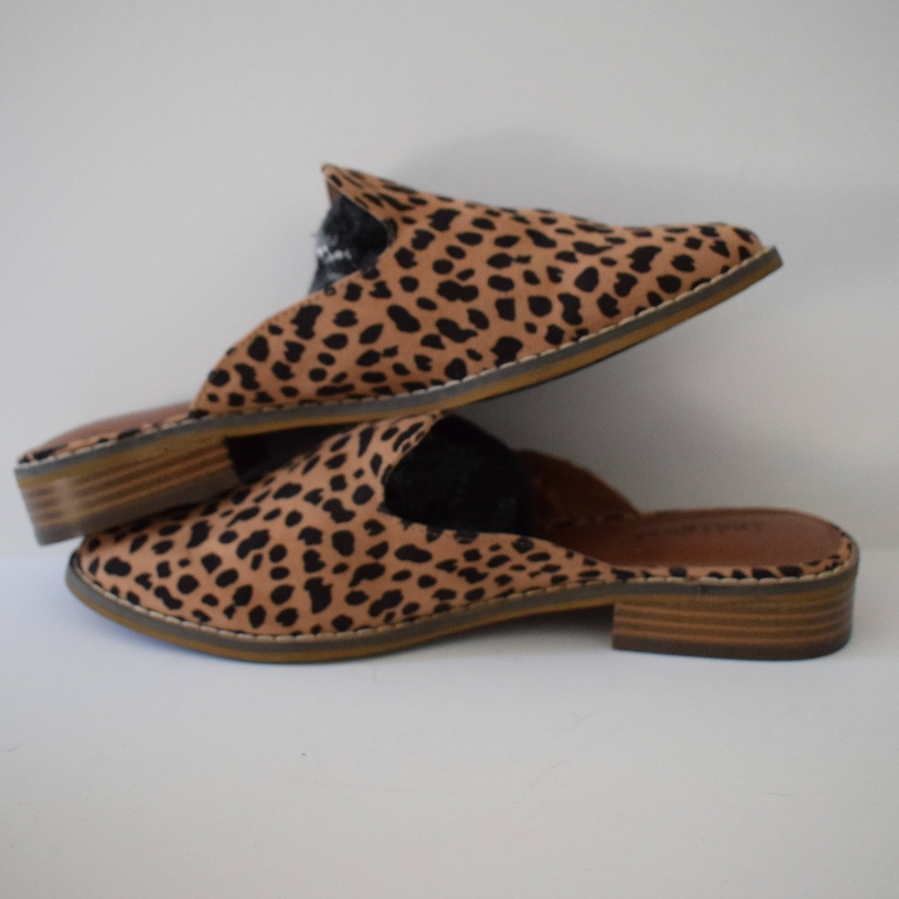 Indigo Rd Hayze Cheetah Print Mules Clogs Shoes Womens 7.5 M Low Block Heel - Picture 5 of 7